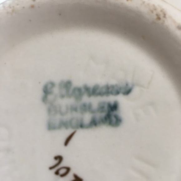 TEAPOT  vintage  with gold - Picture 5 of 5